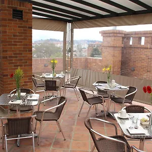 Apartasuites Bellhouse Aparthotel